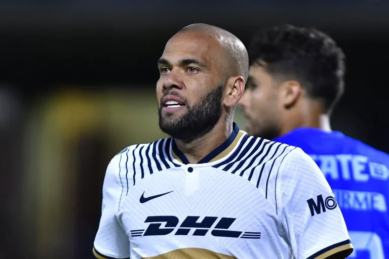 Pumas pede indeniza&ccedil;&atilde;o milion&aacute;ria a Daniel Alves; confira o valor