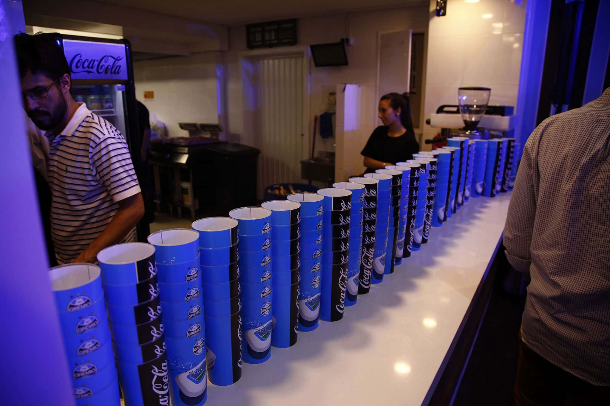 Gr&ecirc;mio impede jogadores de usar chuteira com cores rosa; entenda