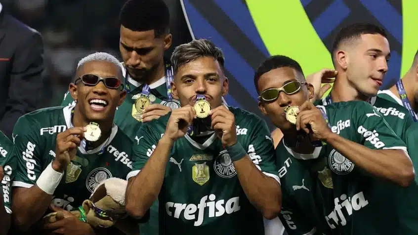 O bom filho a casa torna! Palmeiras contrata atacante que foi da base do Verd&atilde;o