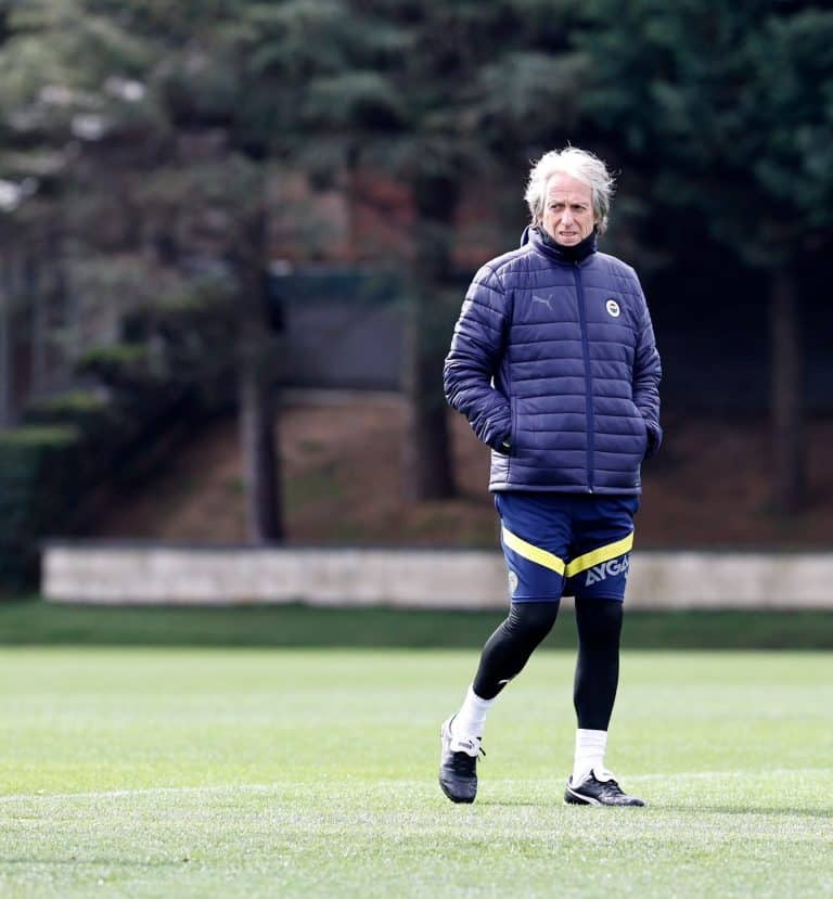 Imprensa turca afirma que Jorge Jesus retornar&aacute; ao Brasil