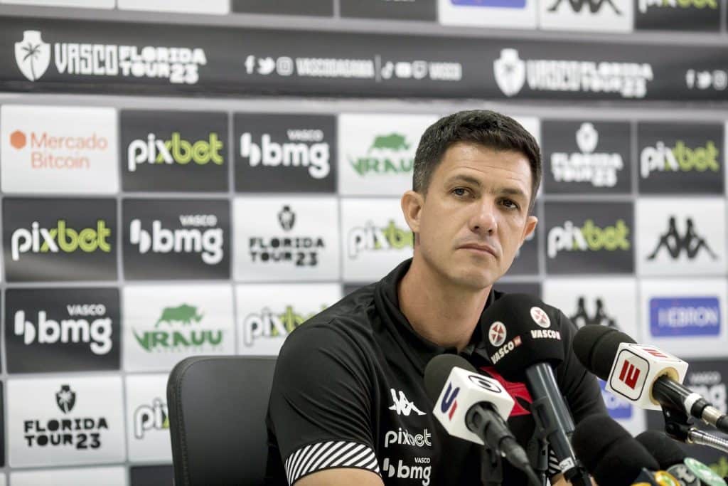 Pistolou! &Iacute;dolo do Vasco detona contrata&ccedil;&otilde;es do clube