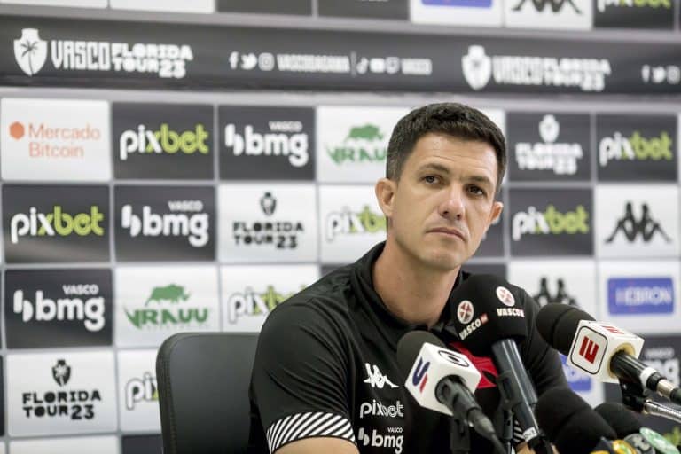 Pistolou! &Iacute;dolo do Vasco detona contrata&ccedil;&otilde;es do clube