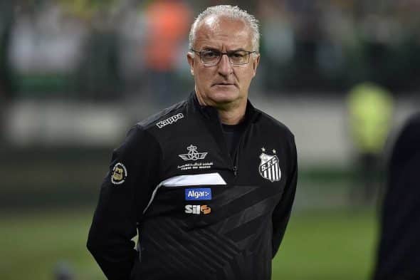 Torcedores do Santos pedem volta de Dorival J&uacute;nior
