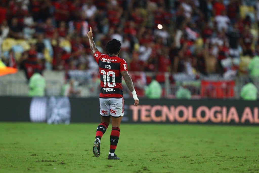 Torcedores do Flamengo disparam contra Gabigol:&nbsp;&ldquo;S&oacute;&nbsp;pensa&nbsp;nele&rdquo;