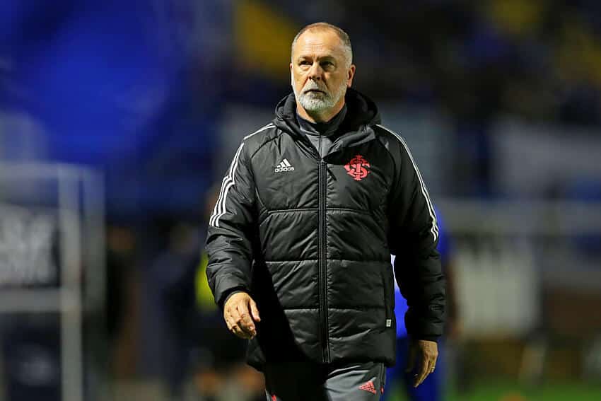 &ldquo;Definido?&rdquo;, jornalista detalha futuro de Mano Menezes e decis&atilde;o surpreende