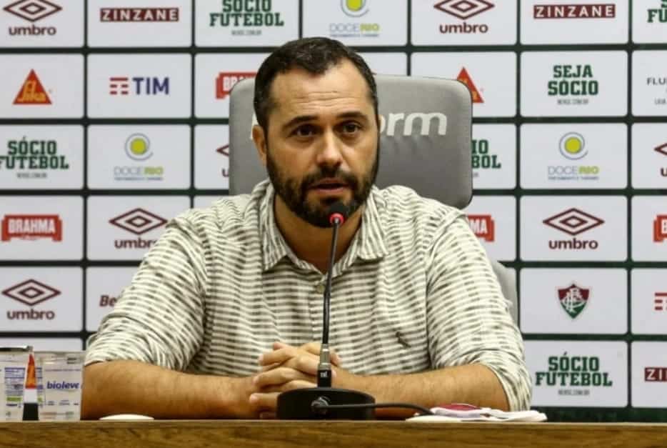 Presidente do Fluminense ironiza Flamengo
