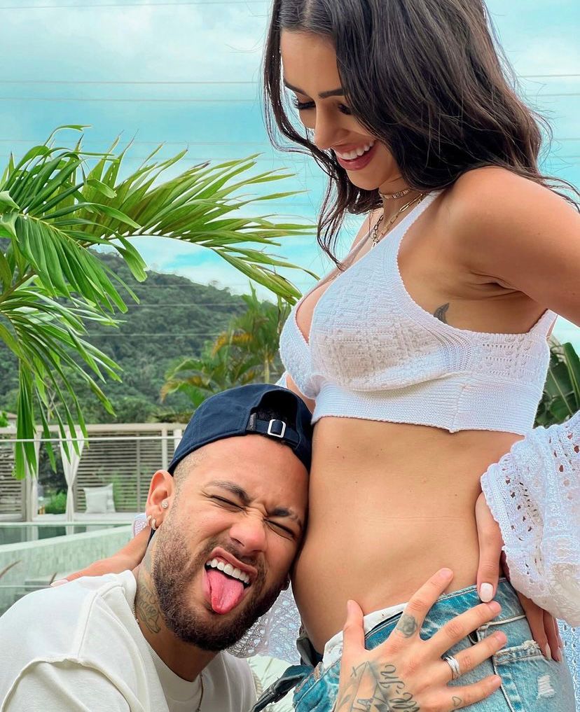 Neymar confirma gravidez da namorada! &ldquo;Sonhamos com a sua vida&rdquo;