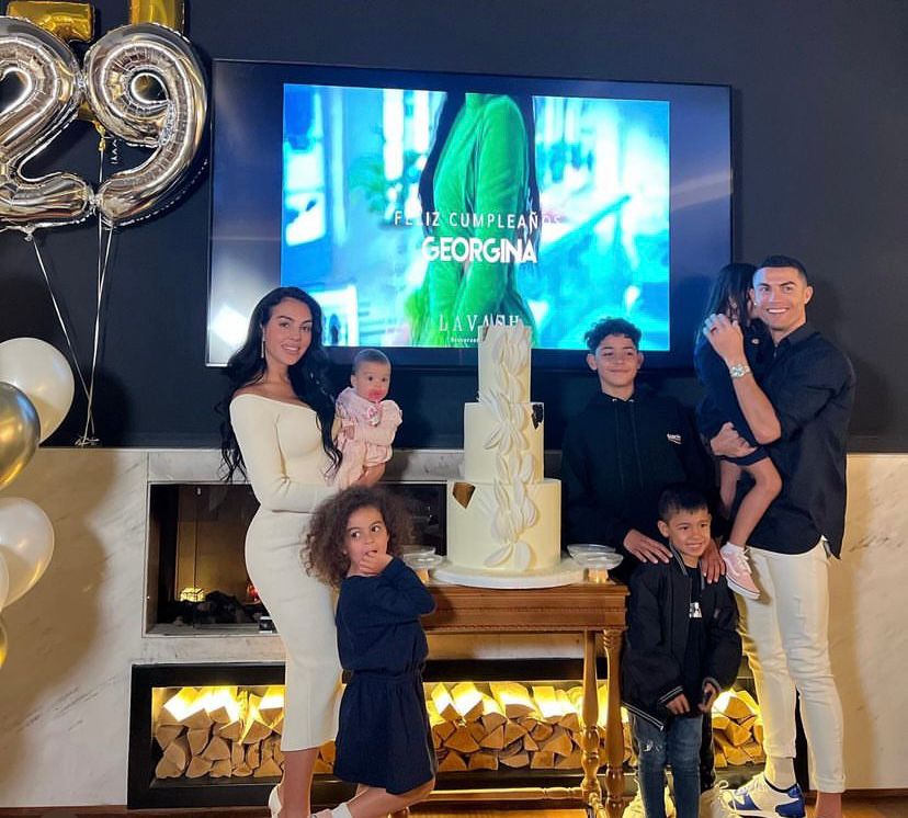 Georgina cr&iacute;tica &lsquo;idiotas&rsquo; em resposta enigm&aacute;tica sobre relacionamento com CR7