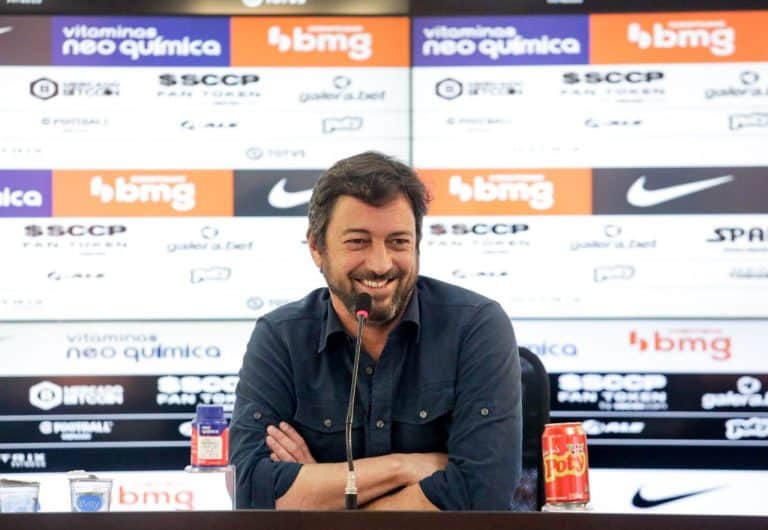 Medo da torcida? Corinthians recua em contrata&ccedil;&atilde;o de treinador