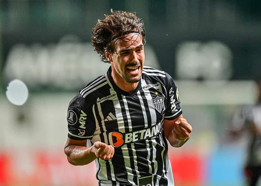 &ldquo;Comportamento fascista&rdquo;; jornalista &lsquo;solta a m&atilde;o&rsquo; e cria pol&ecirc;mica com sa&iacute;da de Igor Gomes&nbsp;do&nbsp;S&atilde;o&nbsp;Paulo