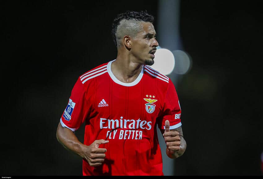 CASA NOVA? Lucas Ver&iacute;ssimo perto de acerto com gigante brasileiro