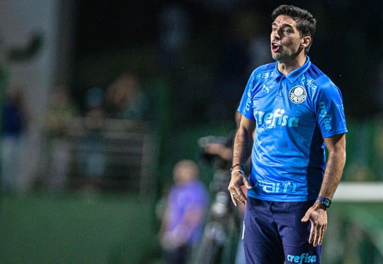 Bizarro! Juiz comete erro em s&uacute;mula de jogo do Palmeiras e web n&atilde;o perdoa