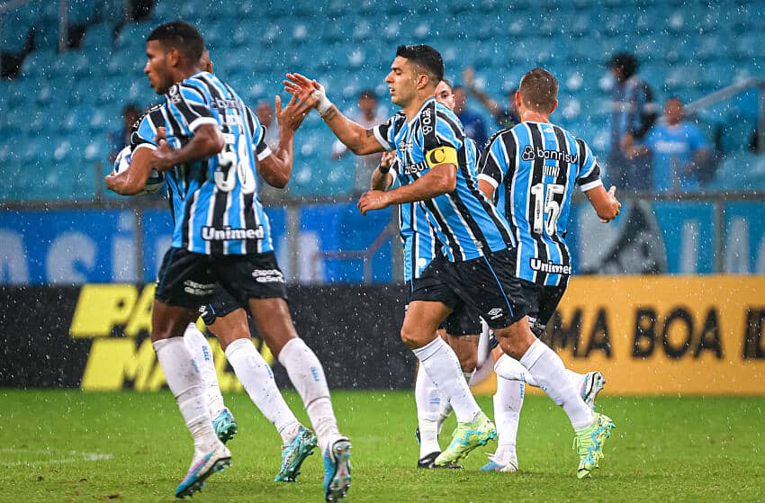 &ldquo;Est&aacute; proibido criticar o Suarez&rdquo;, jornalista rasga elogios a craque do Gr&ecirc;mio