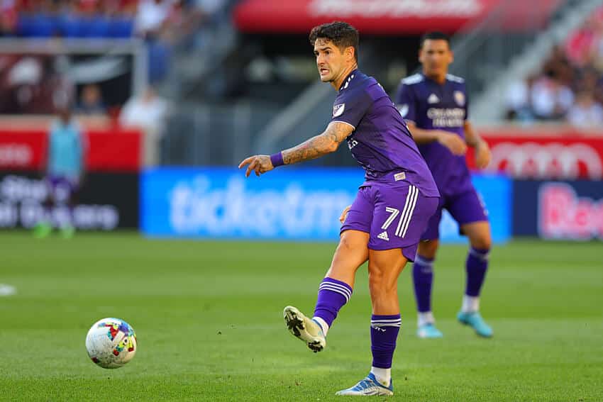 &ldquo;L&aacute; vem o Pato&rdquo;, atacante retorna ao S&atilde;o Paulo para a sua terceira passagem