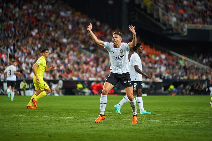 &ldquo;N&atilde;o sou racista&rdquo;, Gabriel Paulista se defende ap&oacute;s graves acusa&ccedil;&otilde;es