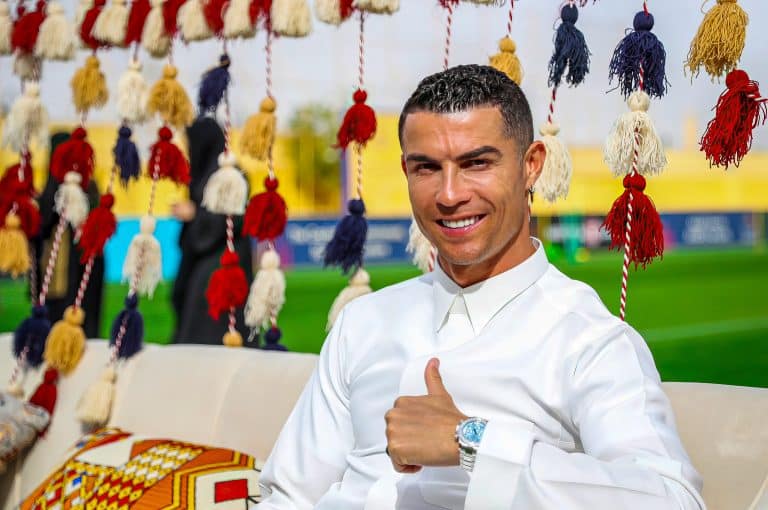 &ldquo;Hora de milh&otilde;es&rdquo;; Cristiano Ronaldo ganha linha de rel&oacute;gios e valores surpreendem