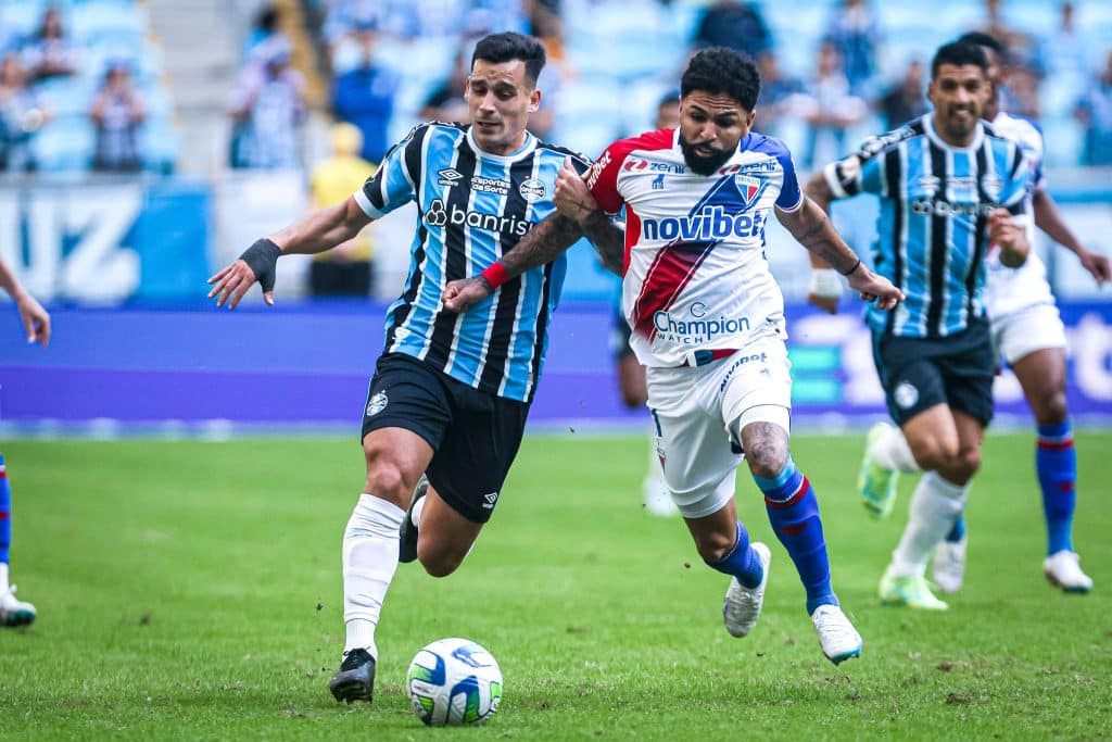 Vai embora? Lateral do Gr&ecirc;mio continua n&atilde;o sendo relacionado