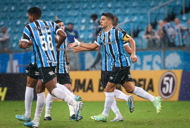 Craque do Gr&ecirc;mio leva vida simples em Porto Alegre