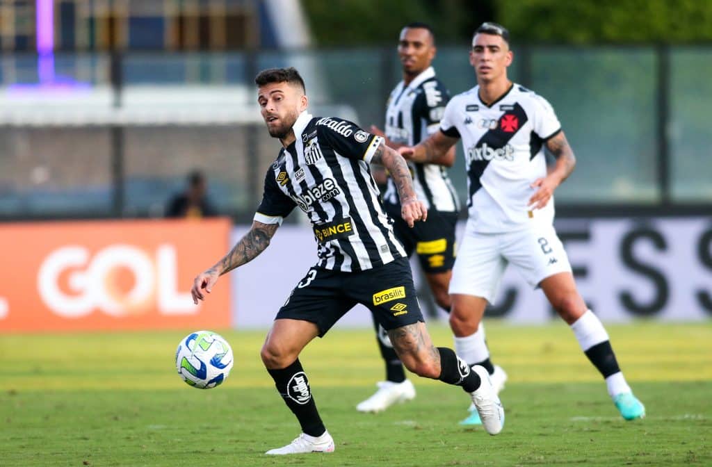De sa&iacute;da? Jovem artilheiro do Santos deixa futuro em aberto