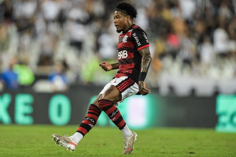 &ldquo;Sal&aacute;rio muito alto&rdquo;, negocia&ccedil;&atilde;o entre jogador e S&atilde;o Paulo esfria
