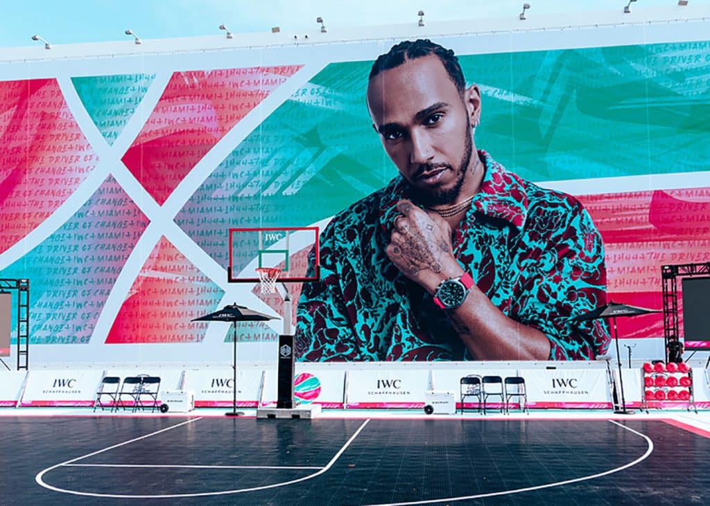 [V&Iacute;DEO] "Tem vaga. Al&ocirc;, NBA"; Lewis Hamilton 'choca' e pode deixar F&oacute;rmula 1 rumo ao basquete norte-americano