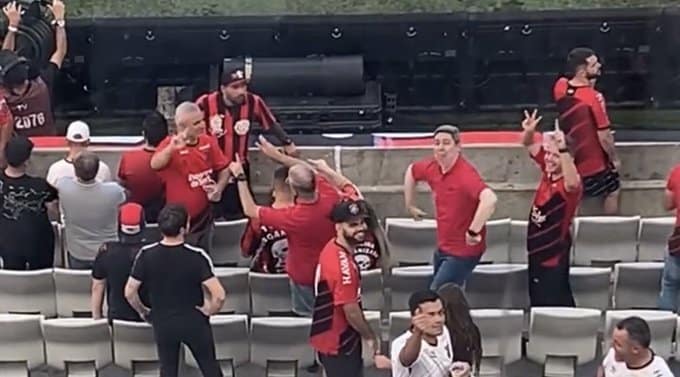 Racismo no futebol brasileiro: STJD denuncia torcedor ap&oacute;s gestos racistas em partida da S&eacute;rie A