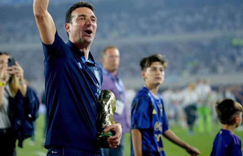 &Eacute; BRASILEIRO! Treinador campe&atilde;o do mundo diz qual jogador gostaria de ter sobre seu comando