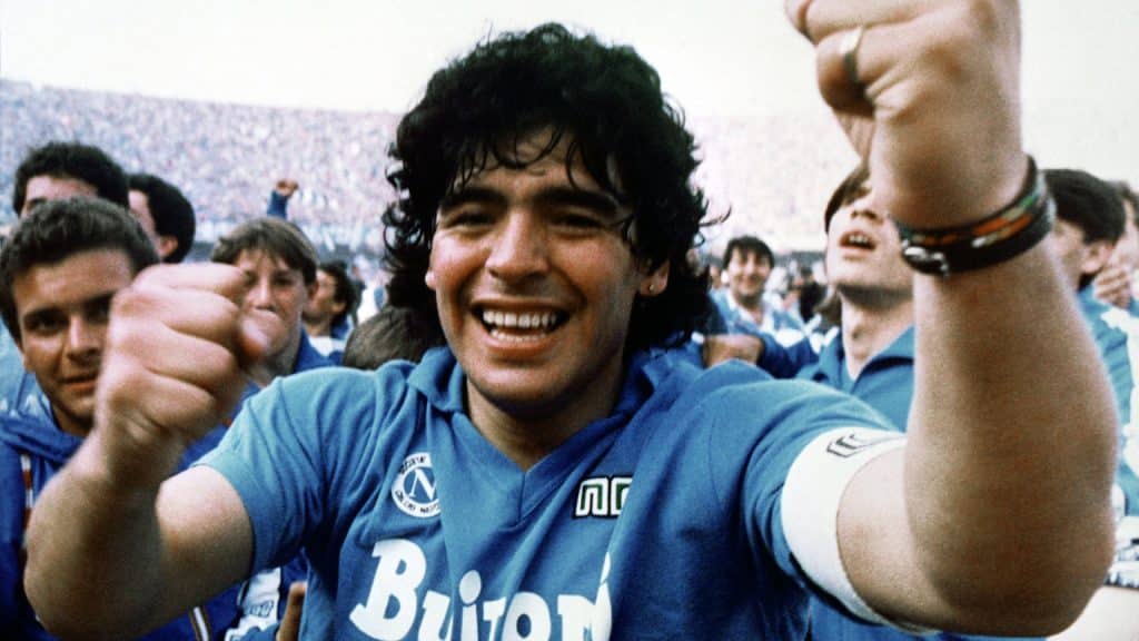 Maradona &eacute; homenageado ap&oacute;s quebra de jejum de 33 anos na It&aacute;lia