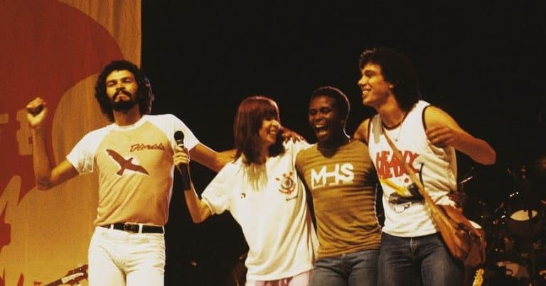 &ldquo;Uma ovelha negra alvinegra&rdquo;, relembre a liga&ccedil;&atilde;o de Rita Lee com o Corinthians