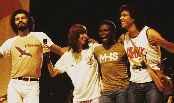 &ldquo;Uma ovelha negra alvinegra&rdquo;, relembre a liga&ccedil;&atilde;o de Rita Lee com o Corinthians