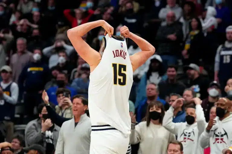 Joker faz o &lsquo;INACREDIT&Aacute;VEL&rsquo; na final da NBA