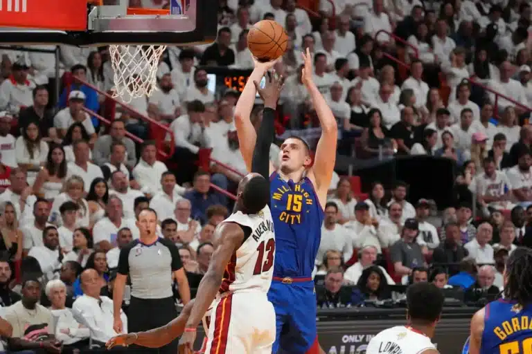 &ldquo;O segredo deles &eacute;&hellip;&rdquo;, lend&aacute;rio t&eacute;cnico da sele&ccedil;&atilde;o brasileira fala sobre europeus na NBA