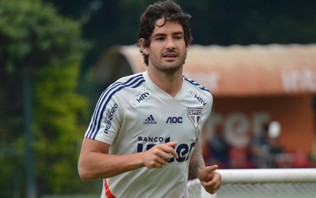 Alexandre Pato volta a marcar pelo S&atilde;o Paulo ap&oacute;s tr&ecirc;s anos