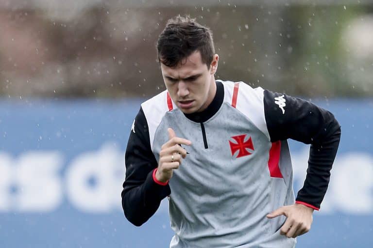 INACREDIT&Aacute;VEL! Narrador vasca&iacute;no perde a cabe&ccedil;a ap&oacute;s falha de Lucas Piton contra Inter