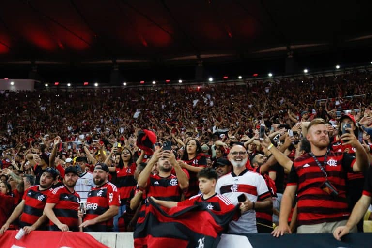 CASA CHEIA! Flamengo conta com uma m&eacute;dia de 50 mil torcedores por jogo; confira o ranking