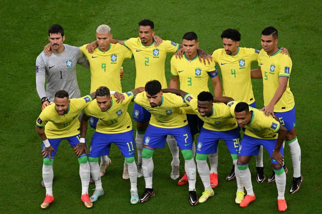 Amantes de craques brasileiros tomam atitude curiosa na web e f&atilde;s repercutem: &ldquo;Banco de reservas&rdquo;