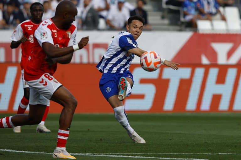 IMPRESSIONANTE! Ex-Gr&ecirc;mio chega a recorde in&eacute;dito em Portugal