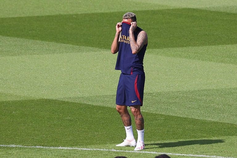 Ele falou isso mesmo para mais de 200 milh&otilde;es de seguidores: Neymar quebra internet ap&oacute;s&nbsp;assumir&nbsp;trai&ccedil;&atilde;o