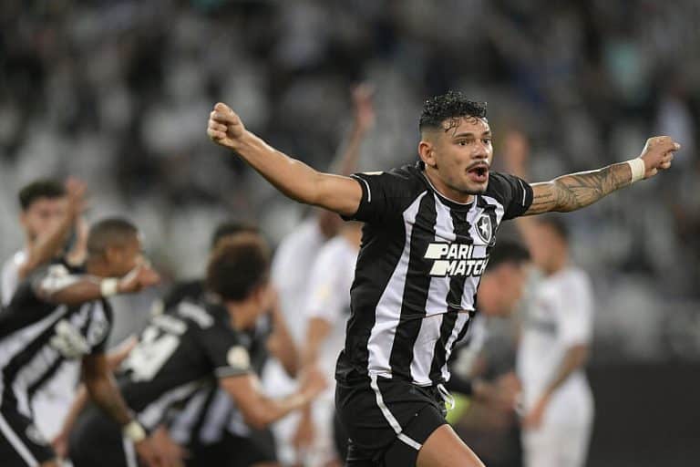 &ldquo;Cuida bem dela&rdquo;, torcedor viraliza ao cobrar atacante do Botafogo
