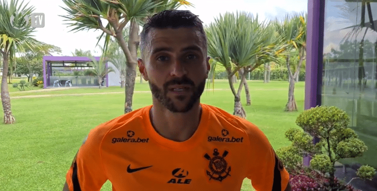 &ldquo;Pensei em bater&rdquo;; J&uacute;nior Moraes fala pela 1&ordf; vez sobre pol&ecirc;mica com Alessandro no Corinthians