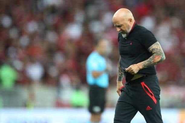 Sampaoli &eacute; pego &ldquo;roubando&rdquo; jogadores do Flamengo