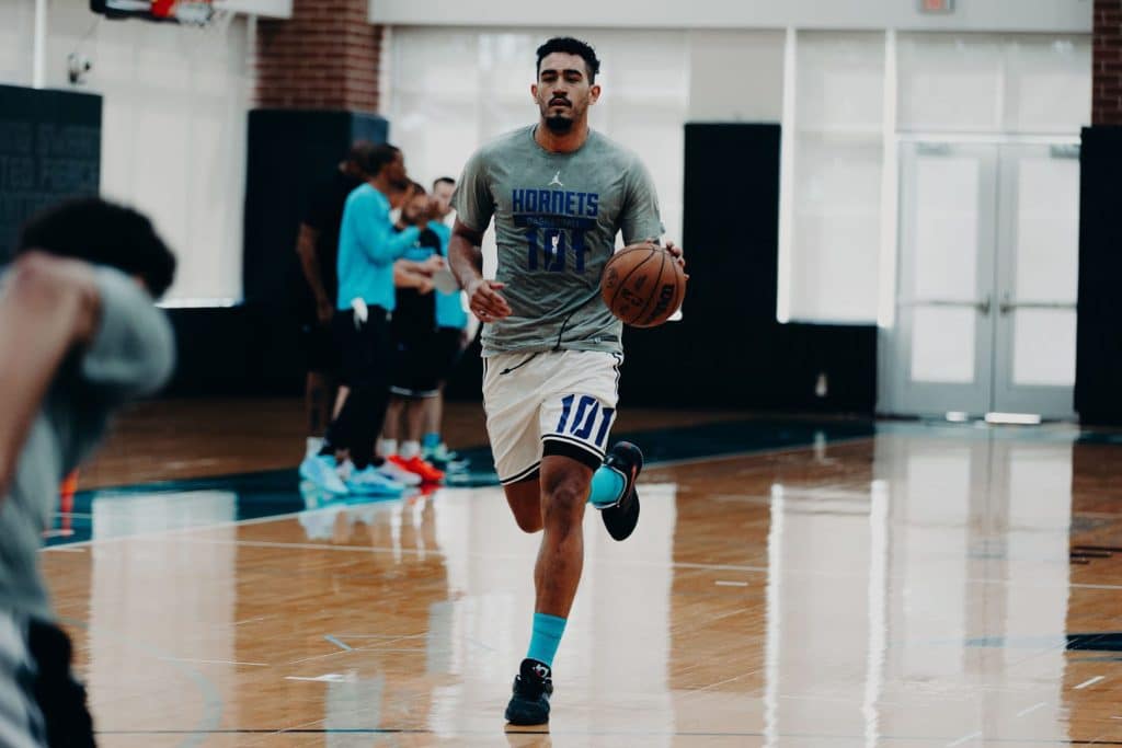 &Uacute;nico brasileiro no Draft da NBA faz revela&ccedil;&atilde;o em entrevista exclusiva