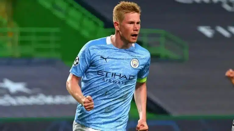 &lsquo;Sonhar nunca &eacute; demais&rsquo;; internautas se empolgam ap&oacute;s De Bruyne aparecer com camisa do Palmeiras