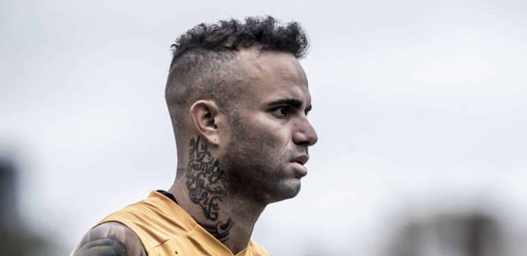 URGENTE! Luan se pronuncia pela primeira vez ap&oacute;s ser agredido em motel por torcedores do Corinthians