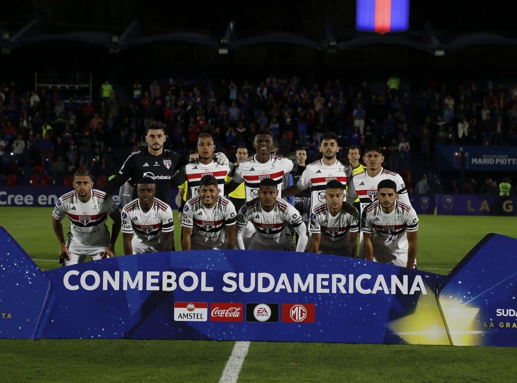 BOMBA! Atacante do S&atilde;o Paulo recebe proposta para ir embora e toma decis&atilde;o