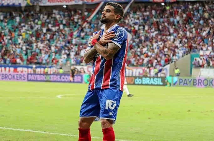 DESTAQUE APESAR DA DERROTA! Meia do Bahia agita a torcida com atua&ccedil;&atilde;o contra o Gr&ecirc;mio; confira os n&uacute;meros