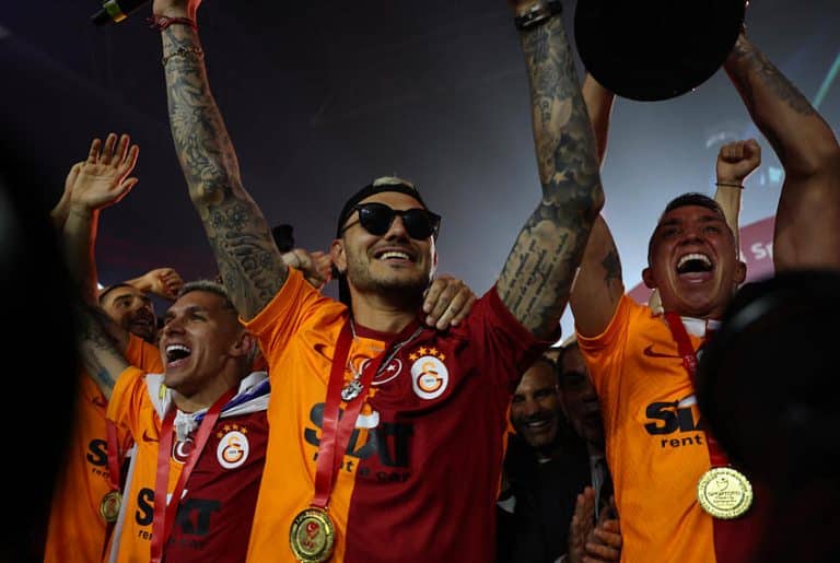 CAI COMO UMA LUVA! Icardi n&atilde;o descarta jogar no Brasil e equipes ligam o alerta