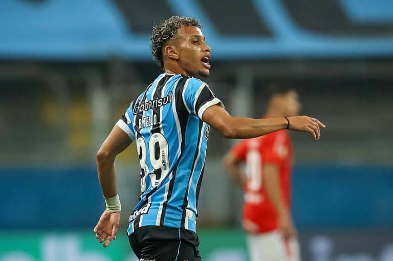 CHEGA E FARDA! Bitello tem n&uacute;meros MUITO MELHORES que volante do Arsenal