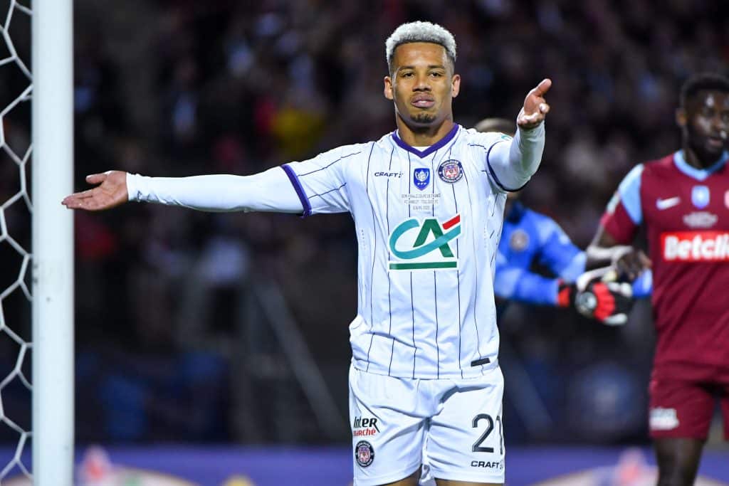 VAI SER TITULAR? N&uacute;meros de Rafael Rat&atilde;o surpreendem torcida do Bahia