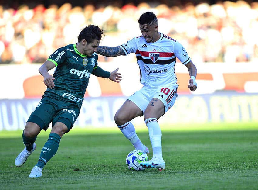 BRIGA BOA! N&uacute;meros mostram qual camisa 10 dos gigantes paulistas mais joga bola